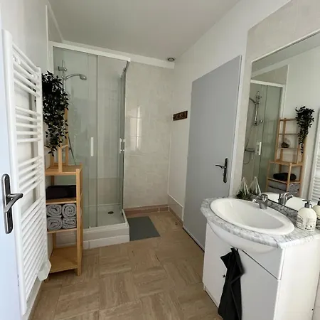 Maison Familiale Et Chaleureuse Av 2 Et Terrasse, Quartier Chaume Pour Max 6 Pers