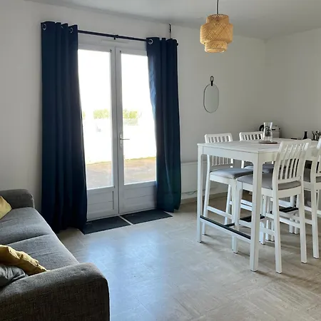 בית נופש Maison Familiale Et Chaleureuse A La Chaume Av 2 Chambres, Terrasse, Wifi *