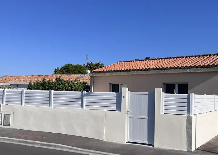 Maison Familiale Et Chaleureuse à La Chaume Av 2 Chambres, Terrasse, Wifi Casa de Férias Les Sables-dʼOlonne